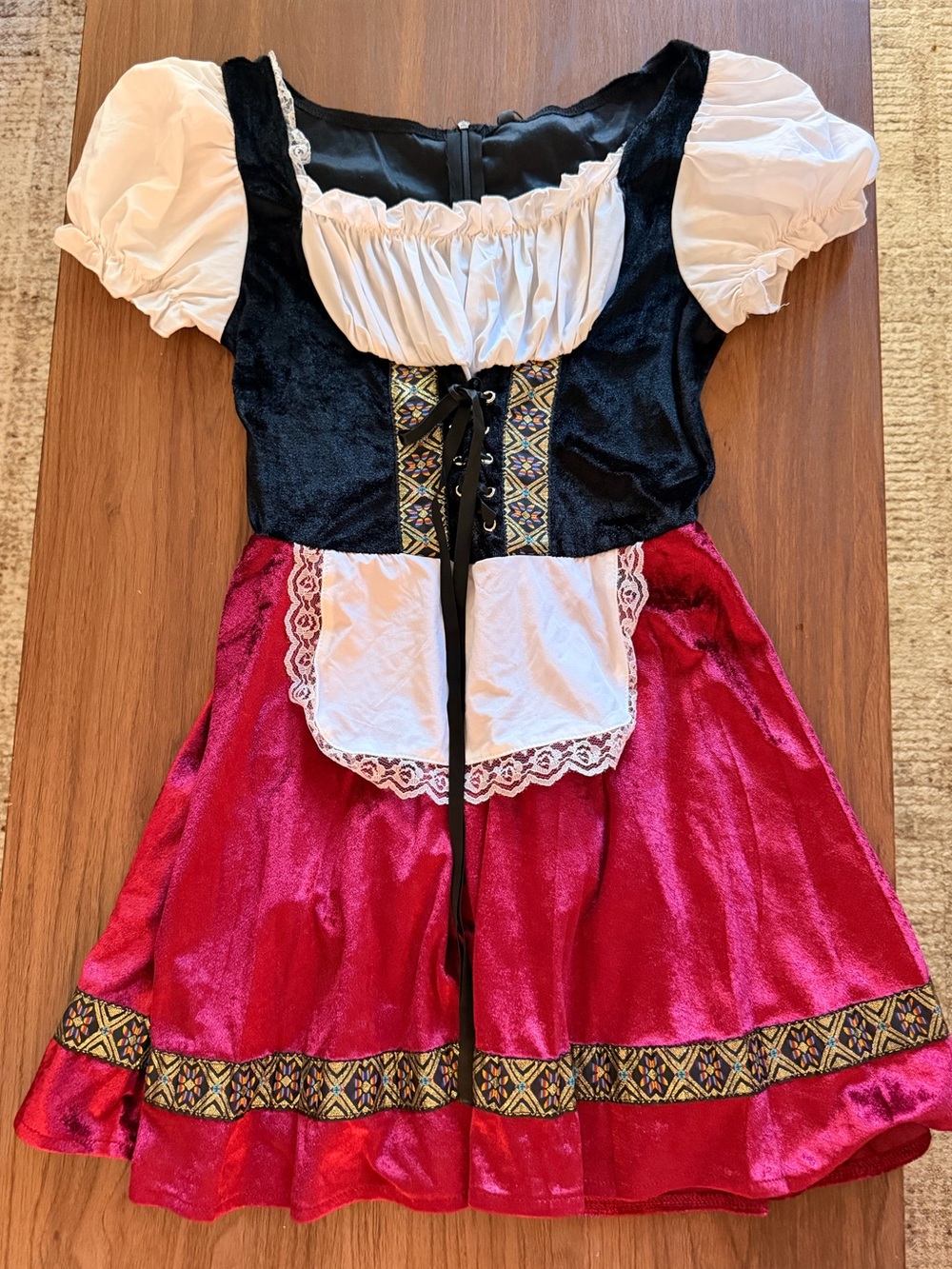 NWT Size Small Beer Wench Costume Halloween Sexy Bavarian Dirndl Layered Corset